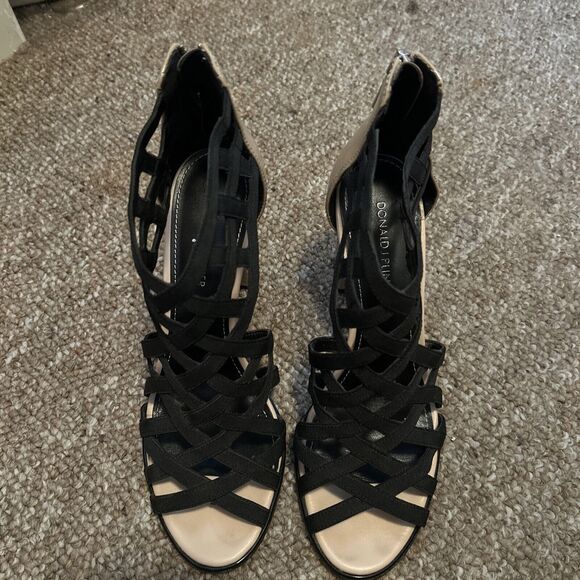 DONALD PLINER Black & Tan Sandals 4” Block Heel . Zip Back Sz 8.5 Formal Patent - Picture 7 of 8